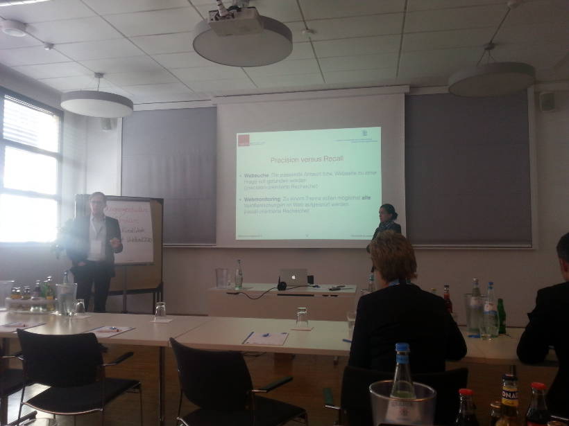 Dr. Nadine Höchstötter und Prof. Dr. Dirk Lewandowski