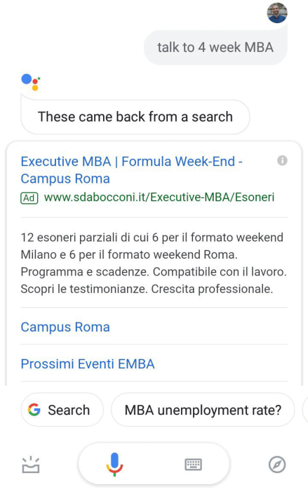 Google Assistant spielt Werbung aus