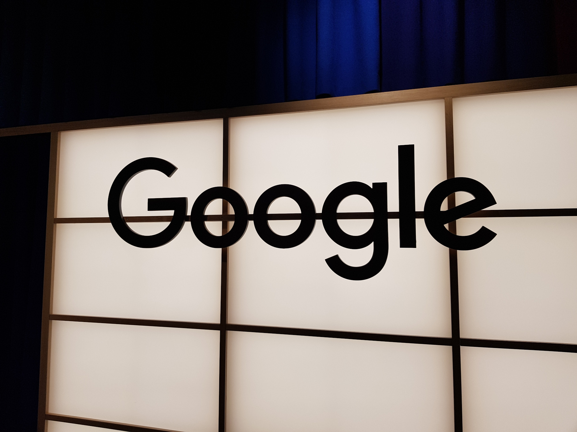 Google-Lichtwand in Zürich