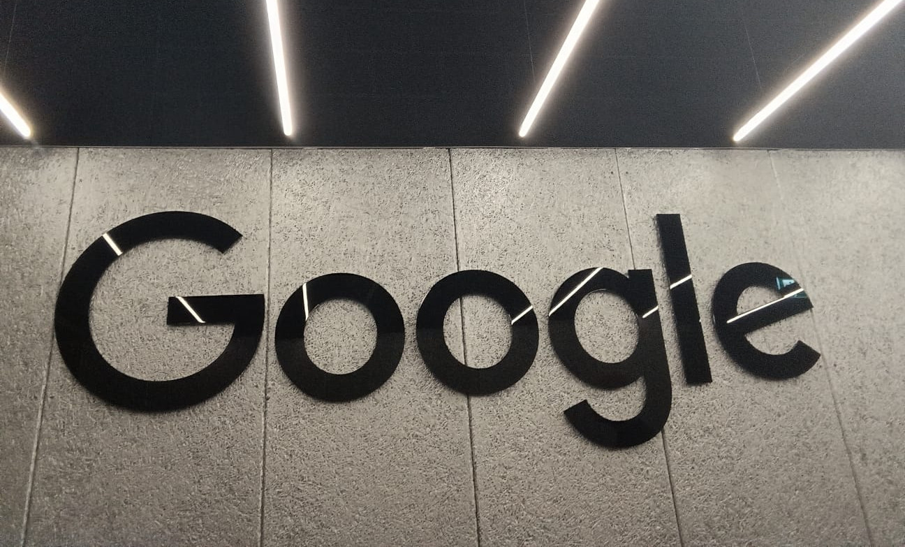 Google Schriftzug schwarz